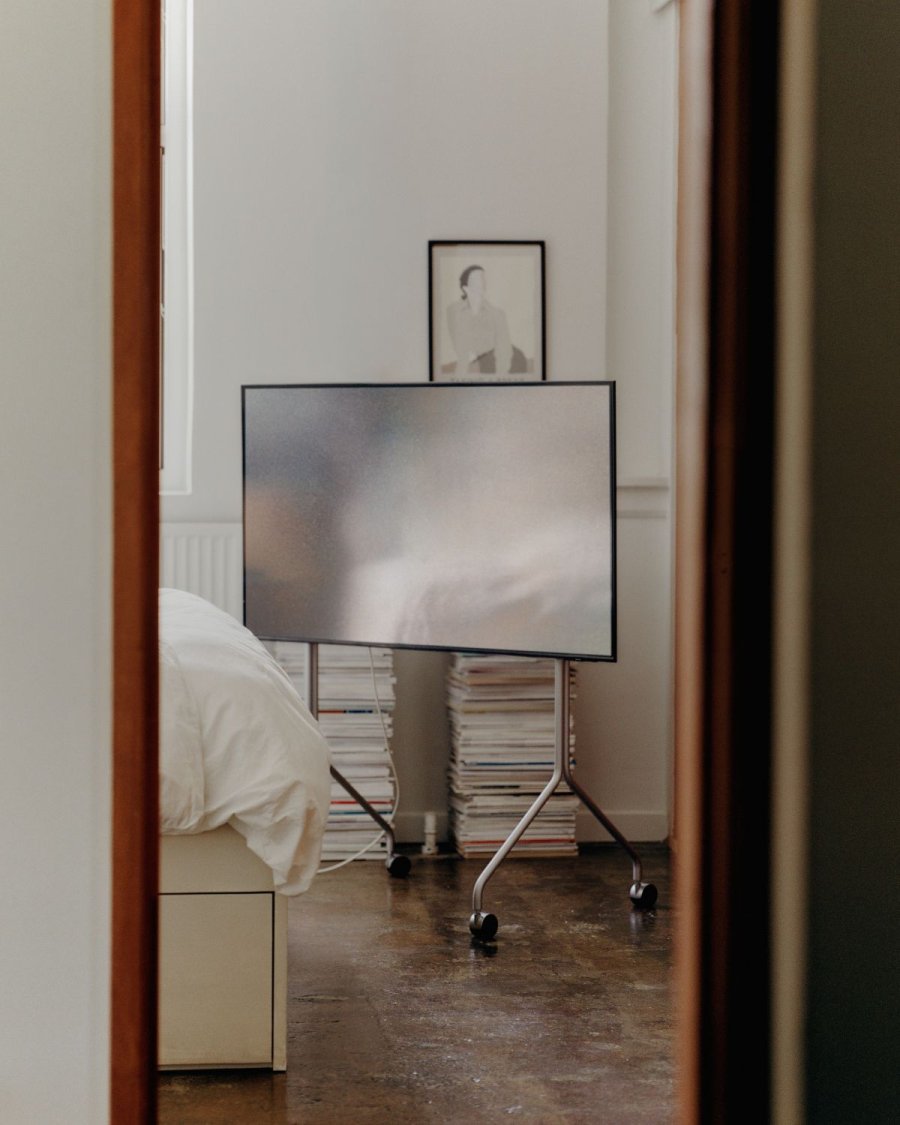 Pedestal Moon Tall TV-Stander 121,5 cm, Cloudy Silver